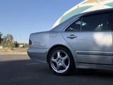 Mercedes-Benz E 280 1999 годаүшін4 400 000 тг. в Тараз – фото 4
