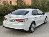 Toyota Camry 2021 года за 15 000 000 тг. в Шымкент – фото 2