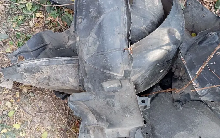 Подкрыльники за 5 000 тг. в Алматы