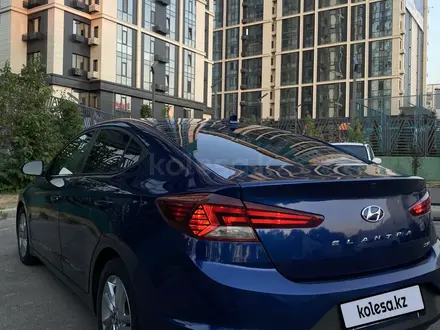 Hyundai Elantra 2019 года за 7 450 000 тг. в Актобе – фото 6
