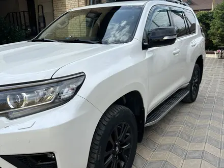 Toyota Land Cruiser Prado 2021 года за 24 800 000 тг. в Караганда – фото 3