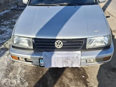 Volkswagen Vento 1994 года за 1 400 000 тг. в Сарыкемер – фото 3