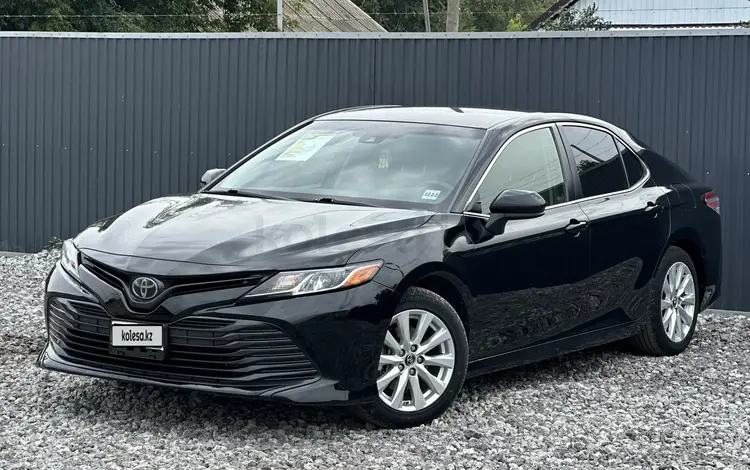 Toyota Camry 2017 годаүшін9 390 000 тг. в Актобе