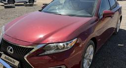 Lexus ES 300h 2014 года за 7 000 000 тг. в Актау