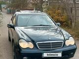 Mercedes-Benz C 180 2001 годаfor2 500 000 тг. в Атырау