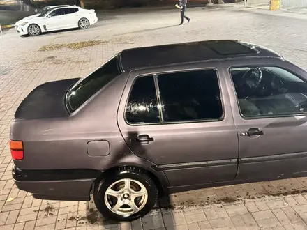 Volkswagen Vento 1993 года за 1 500 000 тг. в Тараз – фото 2