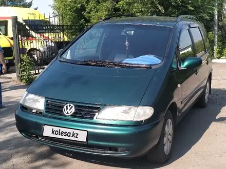 Volkswagen Sharan 1998 года за 2 500 000 тг. в Караганда – фото 3