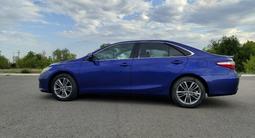 Toyota Camry 2015 года за 6 199 000 тг. в Атырау