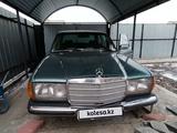 Mercedes-Benz E 200 1984 годаfor2 500 000 тг. в Талдыкорган