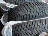 Зимнюю резину Goodyear 235/65/17 за 60 000 тг. в Алматы