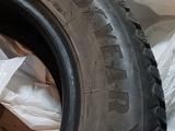 Зимнюю резину Goodyear 235/65/17 за 60 000 тг. в Алматы – фото 3