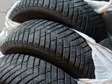 Зимнюю резину Goodyear 235/65/17 за 60 000 тг. в Алматы – фото 5