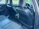 Toyota Camry 2017 года за 6 000 000 тг. в Уральск – фото 4