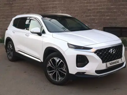 Hyundai Santa Fe 2020 года за 15 500 000 тг. в Астана