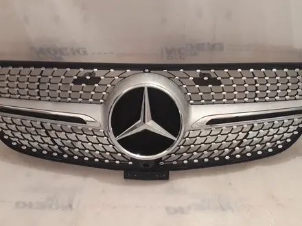 Mercedes-benz. Центральные решётки радиатора. за 120 000 тг. в Алматы – фото 11