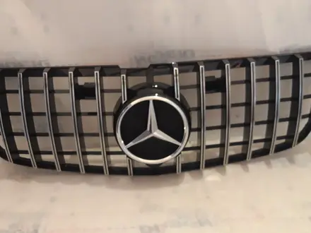 Mercedes-benz. Центральные решётки радиатора. за 120 000 тг. в Алматы – фото 15