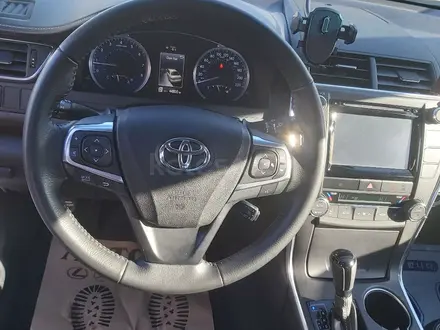 Toyota Camry 2016 года за 12 400 000 тг. в Кульсары – фото 52