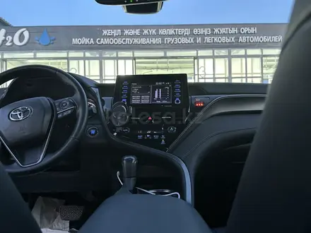 Toyota Camry 2021 года за 13 000 000 тг. в Уральск – фото 14