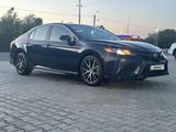 Toyota Camry 2021 года за 13 000 000 тг. в Уральск – фото 4