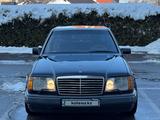 Mercedes-Benz E 320 1994 года за 2 700 000 тг. в Шымкент