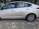 Hyundai Accent 2021 года за 7 700 000 тг. в Актобе – фото 2
