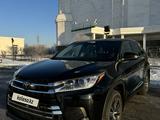 Toyota Highlander 2019 годаfor16 800 000 тг. в Астана – фото 2