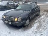 Mercedes-Benz E 200 1997 года за 2 300 000 тг. в Астана