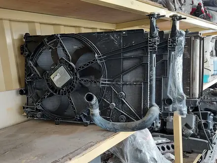 Диффузор радиатора Toyota Camry 70 за 65 000 тг. в Алматы