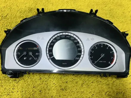 W204 GLK350 щиток приборов панель за 20 000 тг. в Алматы