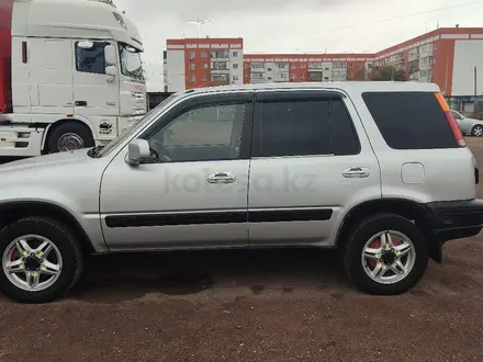 Honda CR-V 1998 года за 3 500 000 тг. в Караганда – фото 6