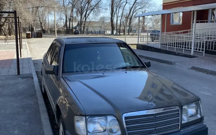 Mercedes-Benz E 200 1993 года за 850 000 тг. в Уштобе