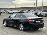 Toyota Camry 2014 года за 6 500 000 тг. в Атырау – фото 4