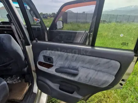 Toyota Land Cruiser Prado 2000 года за 6 750 000 тг. в Алматы – фото 19