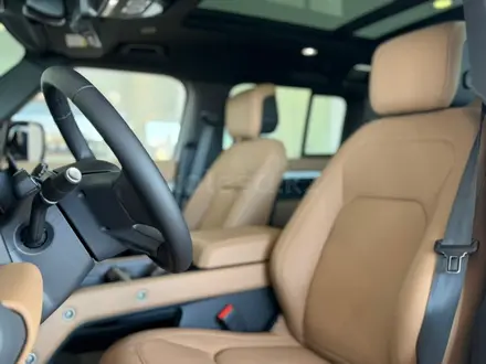 Land Rover Defender X-Dynamic SE 2025 года за 81 180 000 тг. в Астана – фото 9