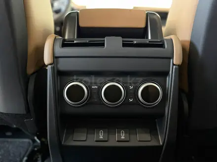 Land Rover Defender X-Dynamic SE 2025 года за 81 180 000 тг. в Астана – фото 15
