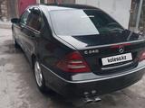 Mercedes-Benz C 320 2001 года за 3 500 000 тг. в Семей – фото 2