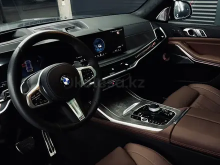 BMW X7 XDrive 40i 2025 года за 83 000 000 тг. в Алматы – фото 14
