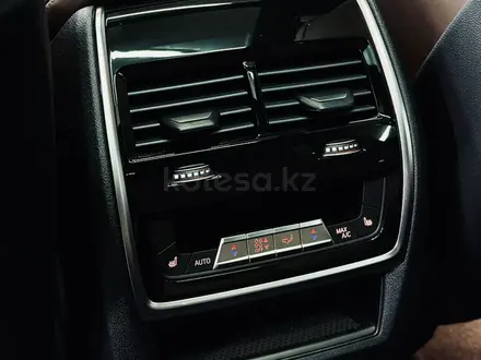 BMW X7 XDrive 40i 2025 года за 83 000 000 тг. в Алматы – фото 23