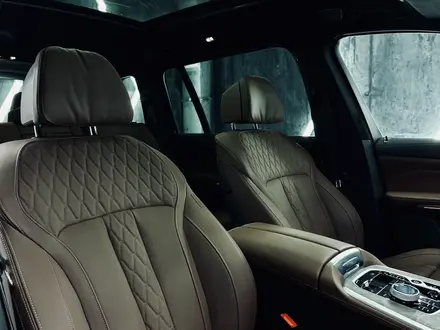 BMW X7 XDrive 40i 2025 года за 83 000 000 тг. в Алматы – фото 26