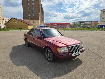 Mercedes-Benz E 220 1994 годаүшін2 300 000 тг. в Караганда – фото 2