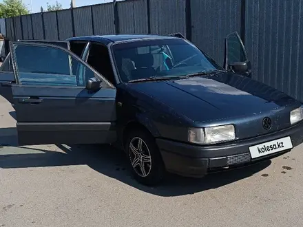 Volkswagen Passat 1993 года за 1 300 000 тг. в Кокшетау – фото 2