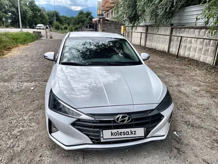 Hyundai Elantra 2020 года за 8 900 000 тг. в Алматы – фото 3