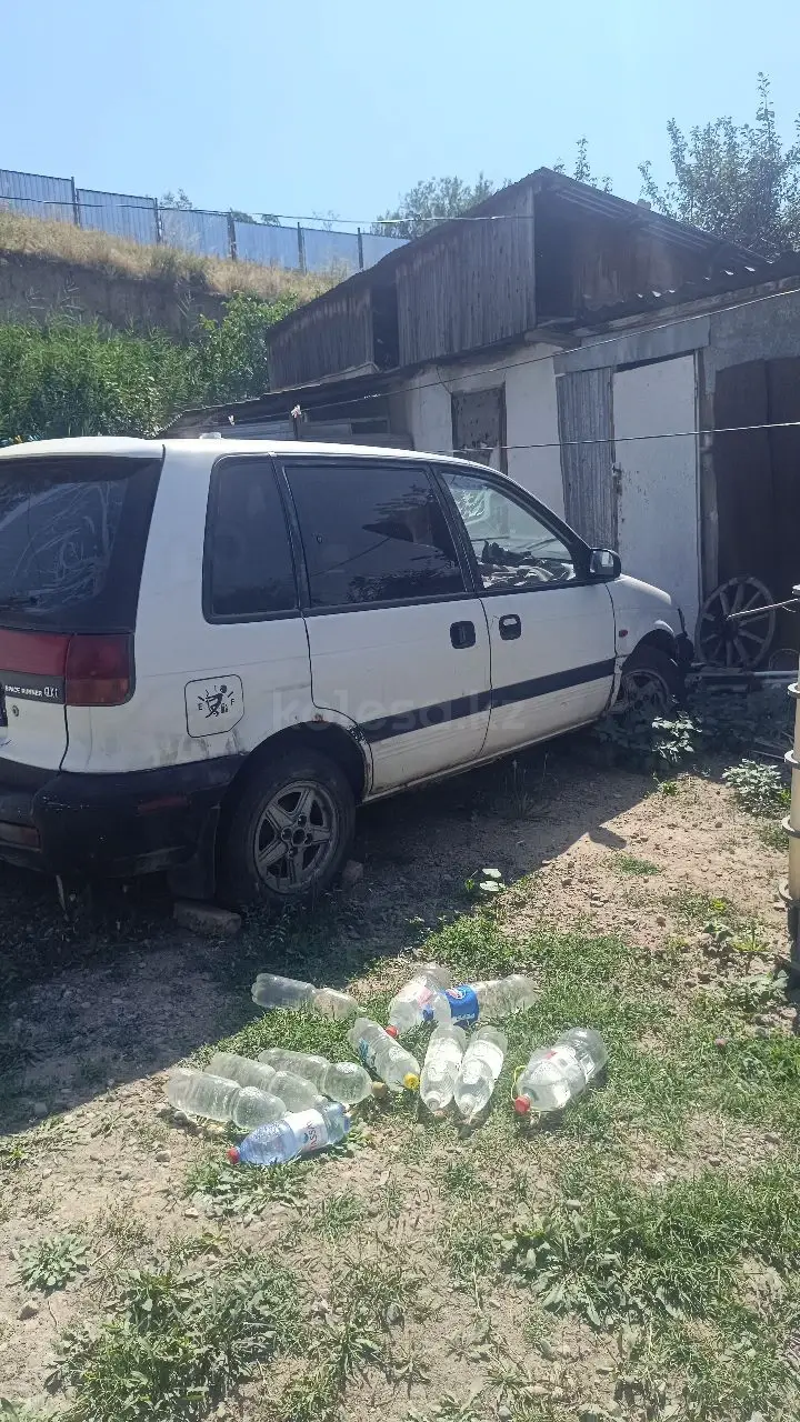 Mitsubishi Space Wagon, 1991