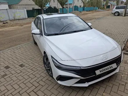 Hyundai Elantra 2023 года за 9 500 000 тг. в Актобе – фото 3