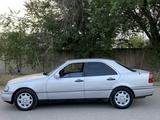 Mercedes-Benz C 220 1996 года за 2 250 000 тг. в Алматы – фото 3