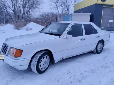 Mercedes-Benz E 200 1990 года за 1 450 000 тг. в Караганда – фото 3