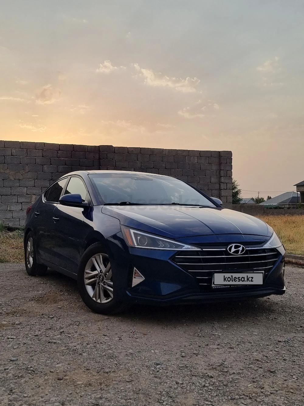 Hyundai Elantra 2018 г.