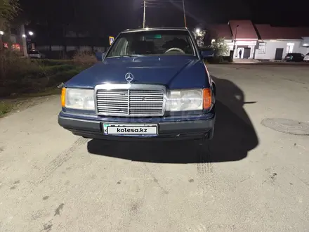 Mercedes-Benz E 230 1991 года за 1 600 000 тг. в Алматы – фото 3