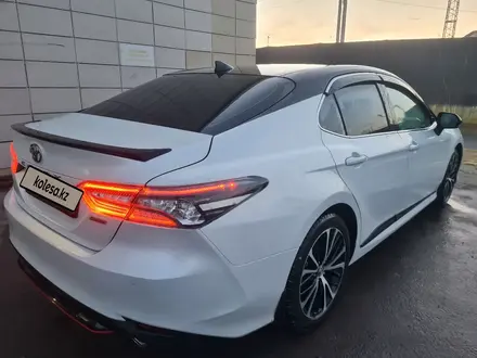 Toyota Camry 2020 года за 13 700 000 тг. в Астана – фото 4