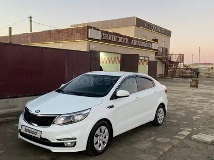 Kia Rio 2015 года за 4 300 000 тг. в Атырау